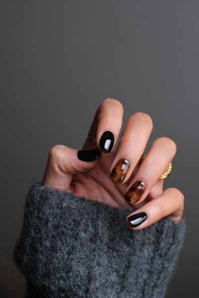Manicure e pedicure no salão Stilo's